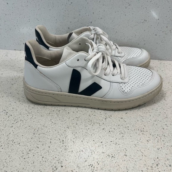 Veja Shoes - Veja White and Black Casual Sneakers